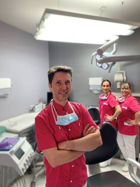 Dr Nicolas Pignard et ses assistantes dentaires, Auriol 13390